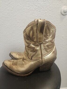 Idyllwind Womens Gold Wheel Western Booties